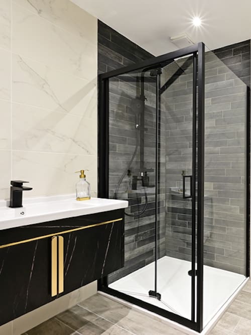 CAVERLEIGH 1A (12 FROM 21)- (6) Modern shower tiling with porcelain tiles.